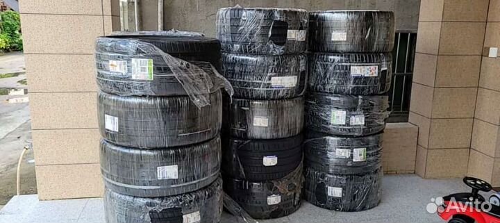 Michelin Pilot Super Sport 325/35 R21