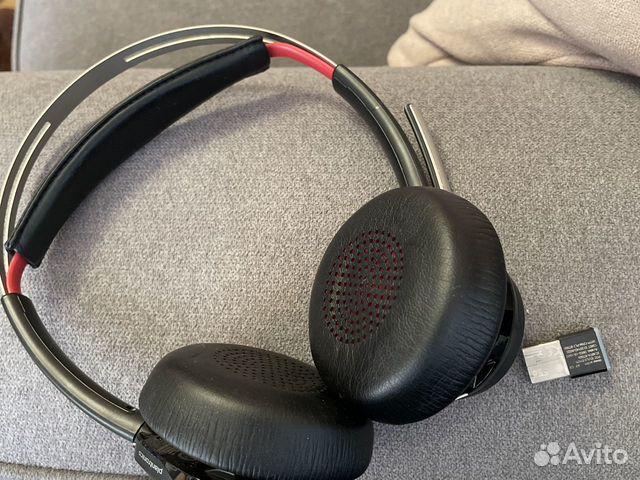 Гарнитура Plantronics Voyager Focus UC B825-M