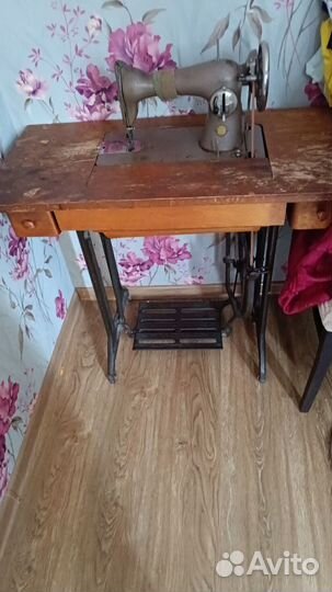 Швейная машина Подольск ножная