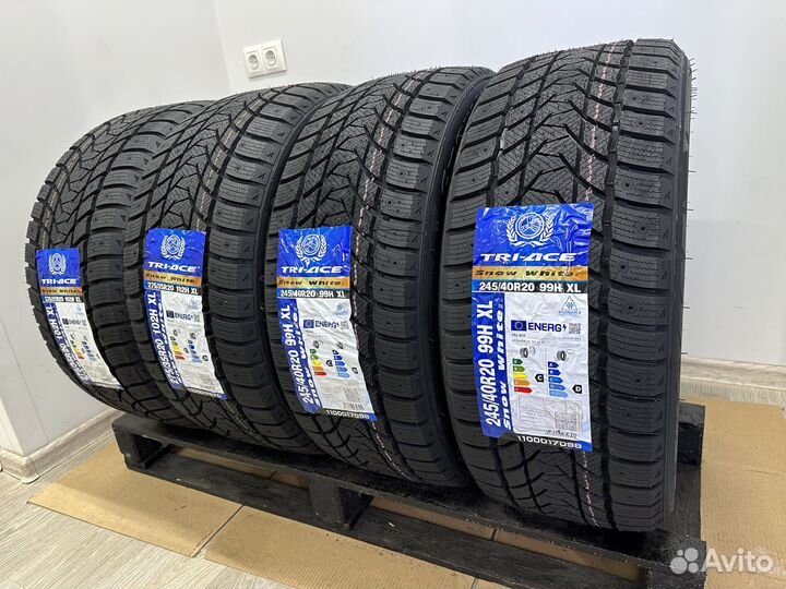 Tri Ace Snow White II 245/40 R20 и 275/35 R20 99H