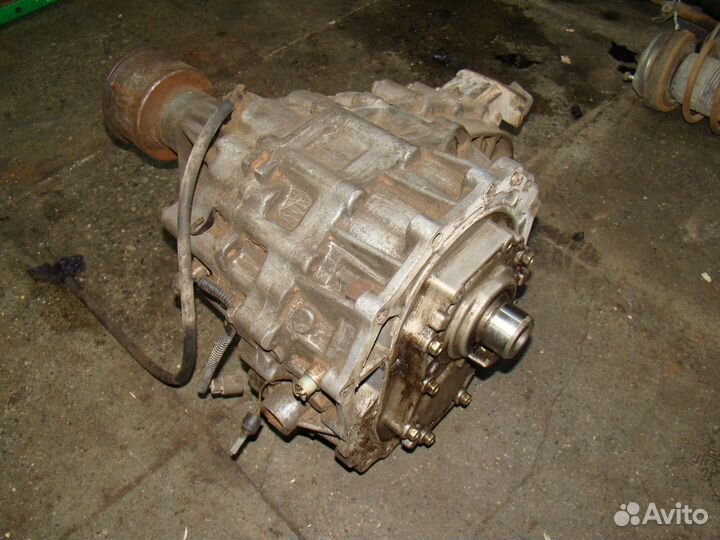 Раздаточная коробка Nissan Terrano 2 Ниссан R20