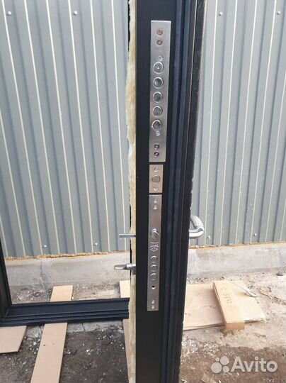 Дверь входная металлическая