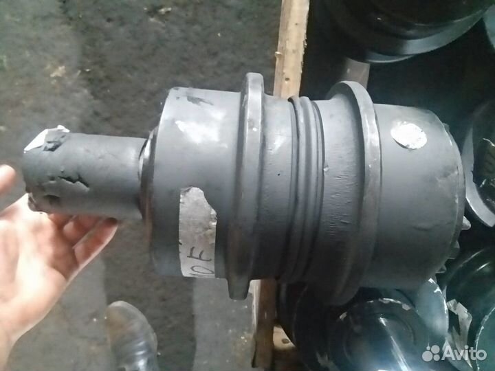 Каток поддерживающий R290LC, R320LC KBJ(Ю. Корея)