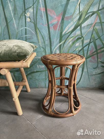 Табурет из ротанга