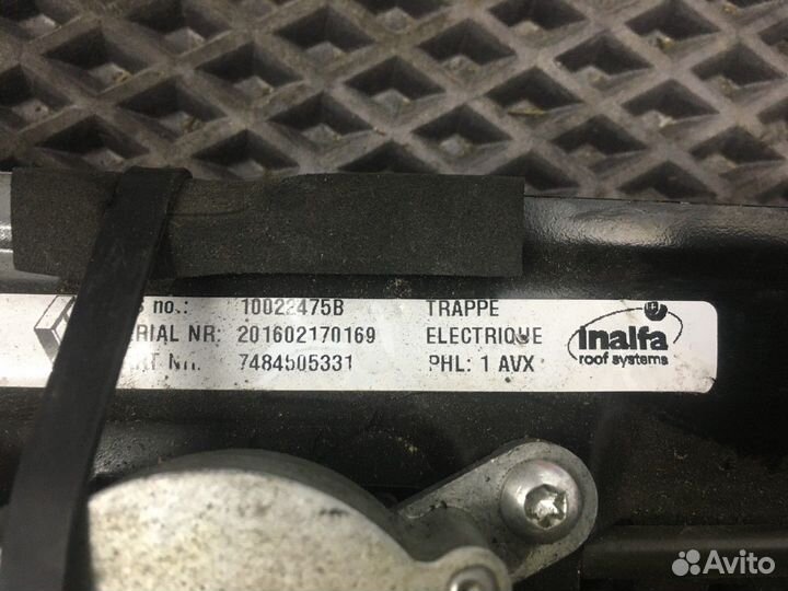 Механизм привода люка Renault T