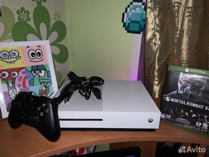 Xbox One s 500gb + GTA 5 +Mortal combat XL