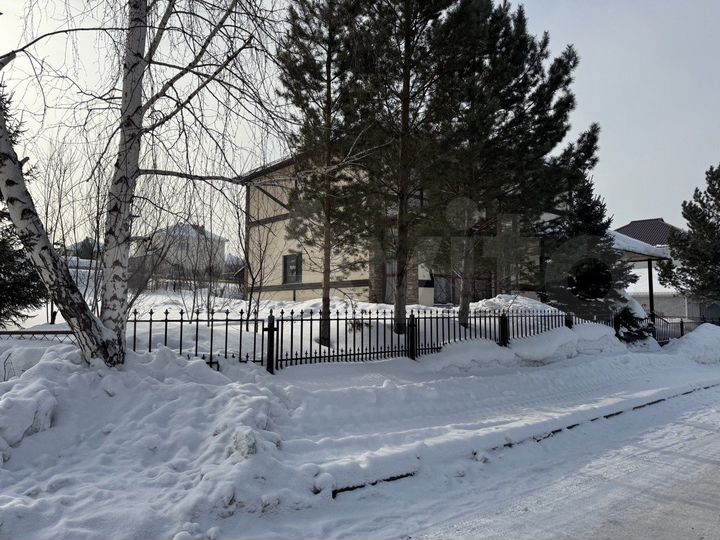 Дом 269 м² на участке 15 сот.