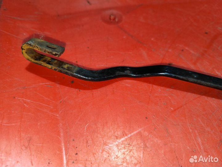 Поводок стеклоочистителя левый Opel Vectra B седан