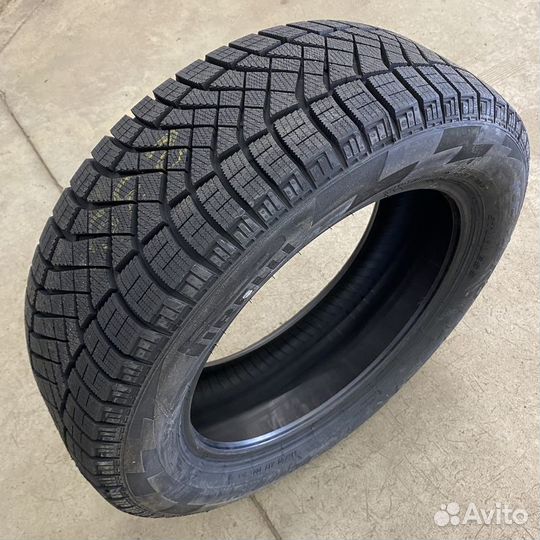 Pirelli Ice Zero FR 215/60 R16