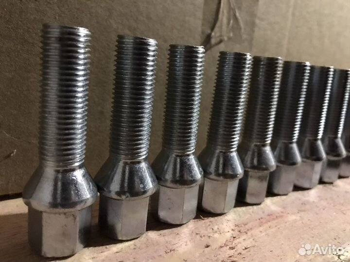 Колесные удлинённые болты Мерседес