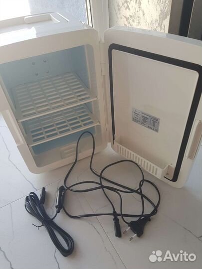 Косметический холодильник