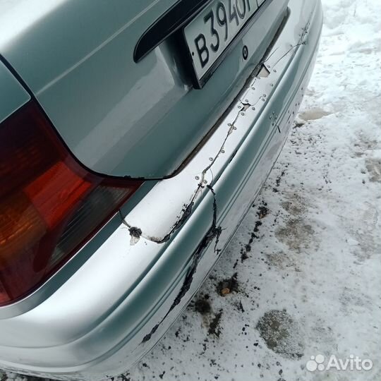 Ford Focus 1.6 МТ, 2002, битый, 356 000 км