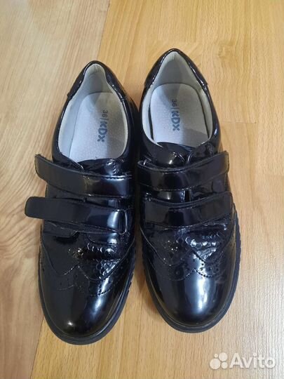 Туфли закрытые для девочки р. 36