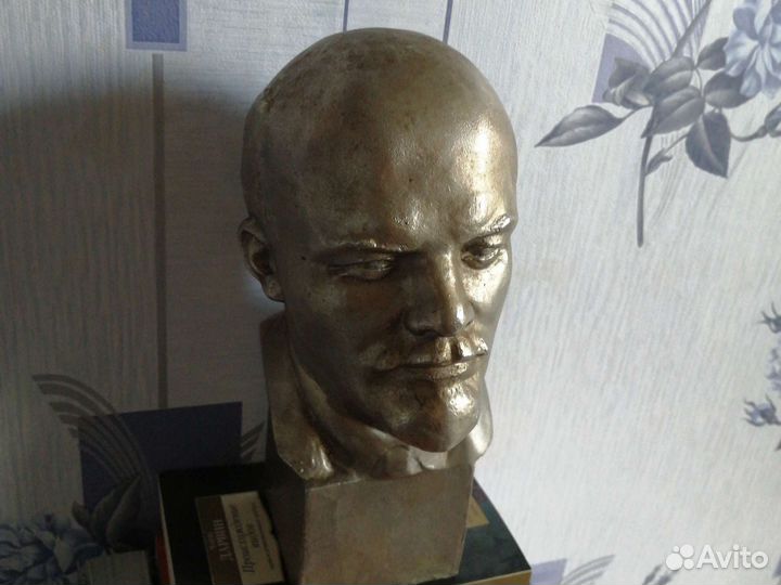 Бюст ленина