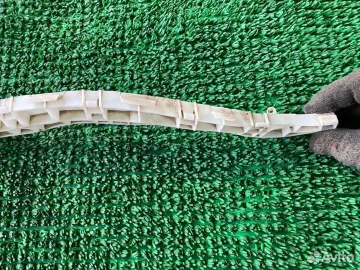 Крепление бампера прав. зад. Mitsubishi Pajero