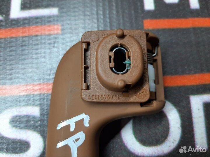 Ручка потолка Audi A8 4E/D3 BVJ 2008