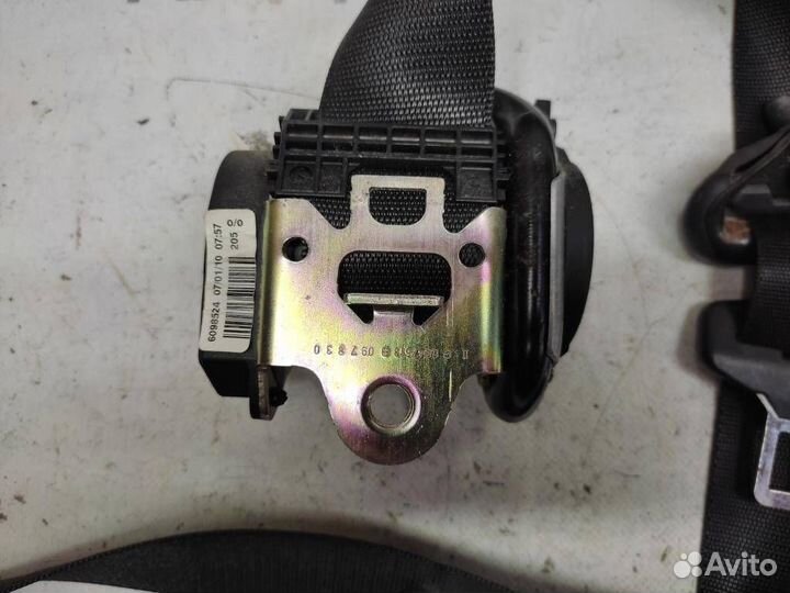 Ремень безопасности передний правый W639 V-class