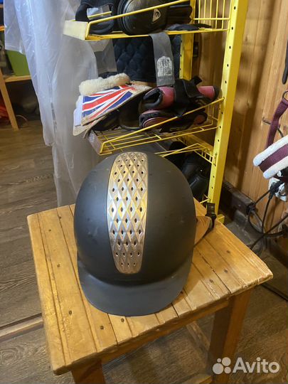 Вальтрапы, ногавки, жакейка, ящик для лошади