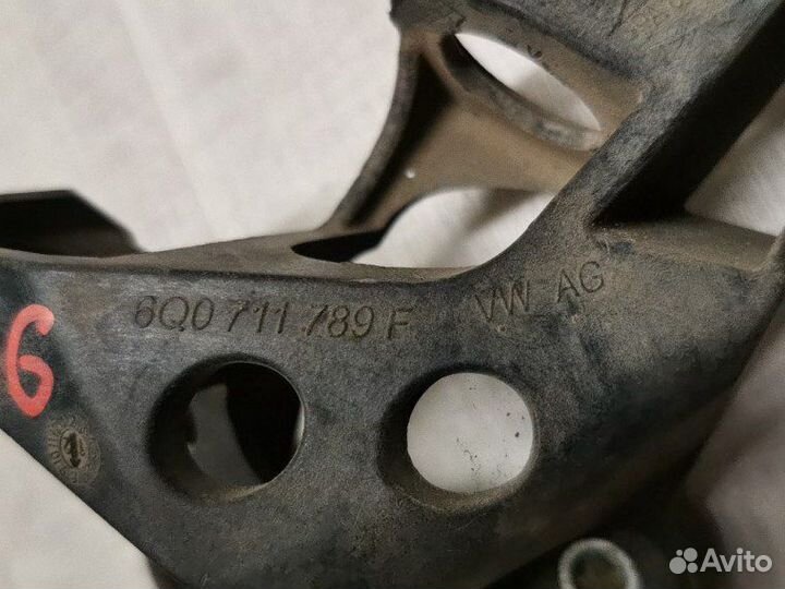 Кронштейн крепления троса кпп Skoda Fabia 2 1.2