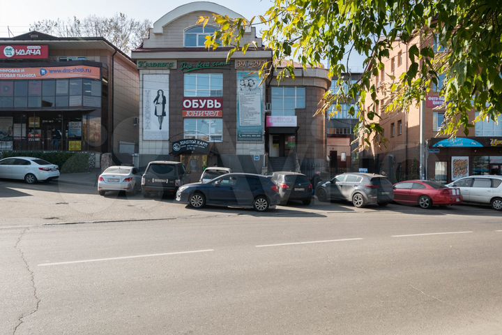 Здание торгово-офисное, 907.4 м²