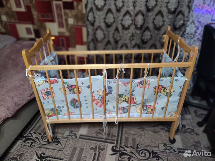 Детская кроватка