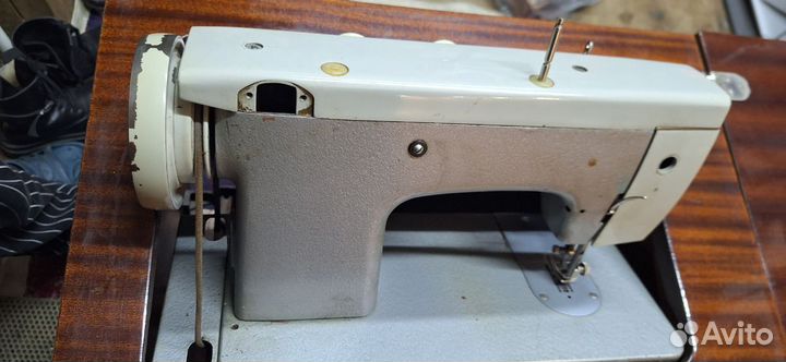 Швейная машинка чайка 3