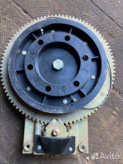 Стеклоподъемник на маз