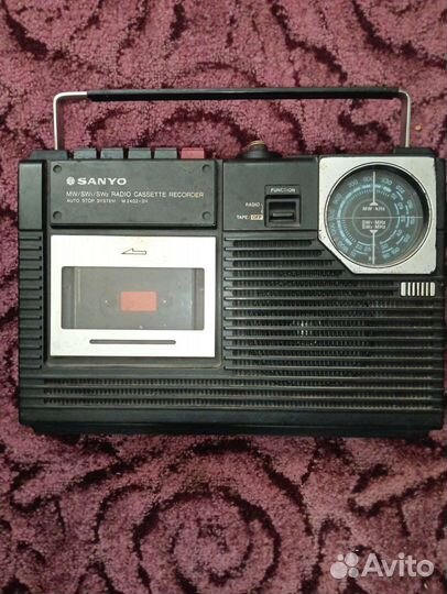 Магнитофон sanyo