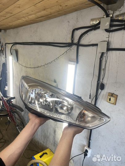 Фара правая ford focus 3