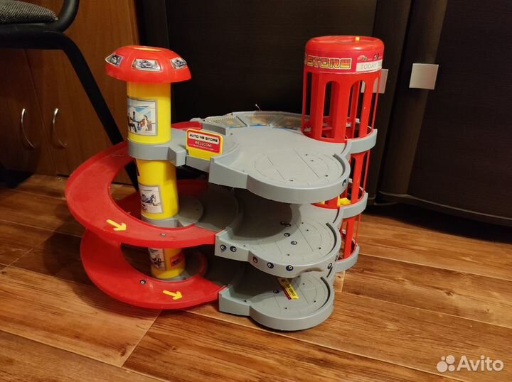 Игрушки, парковки, машины железная дорога новая
