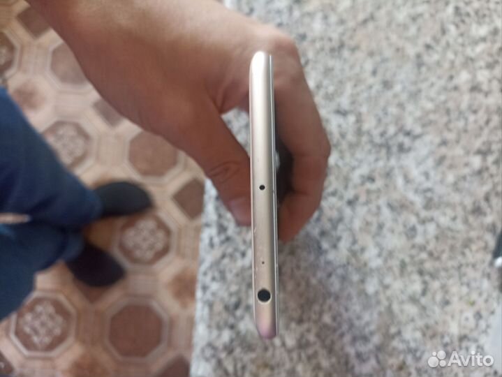 Xiaomi mi max 2. Мощная батарея