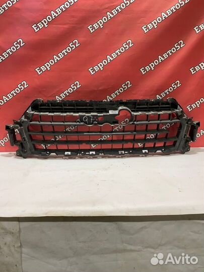 Кронштейн решетки радиатора Audi Q7 4M 2015-Н.в