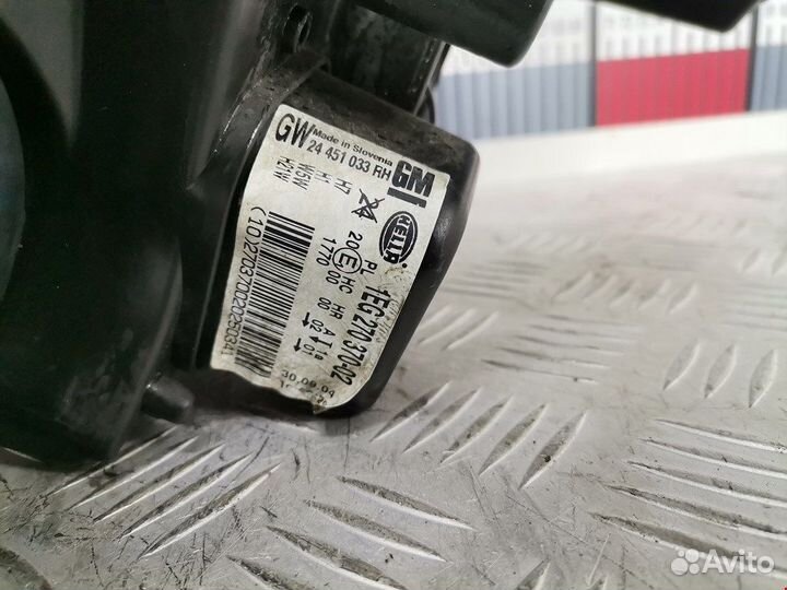 Фара передняя для Opel Astra H 93178636