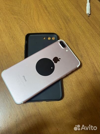 iPhone 7 plus 32GB розовое золото