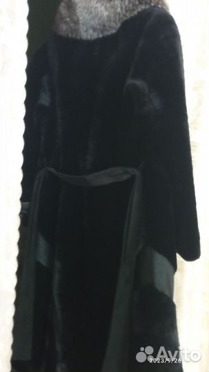 Шуба,мутонавая воротник чернобурка