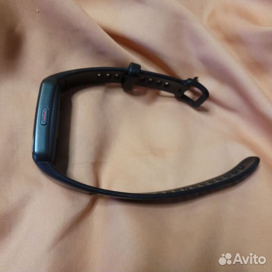 Умные часы honor band 6