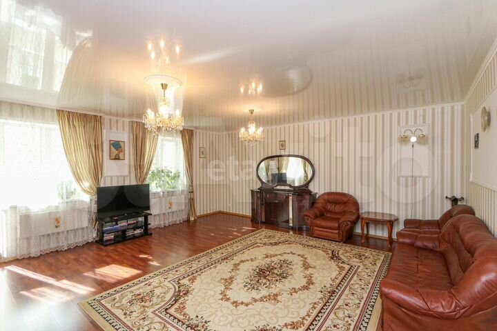 3-к. квартира, 121 м², 3/5 эт.