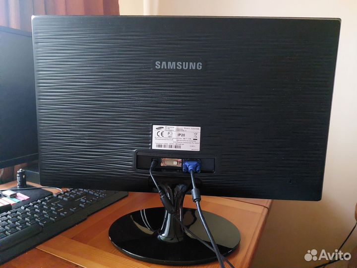 Монитор Samsung Sync Master S24A300BL