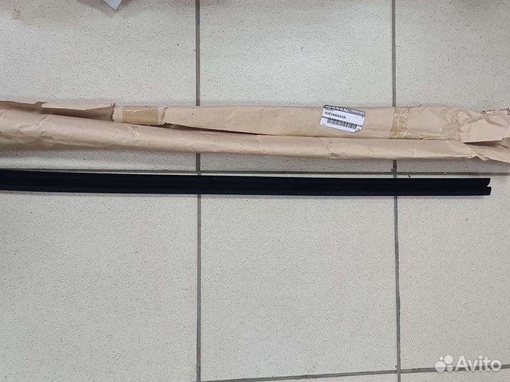 Уплотнитель стекла переднего правого