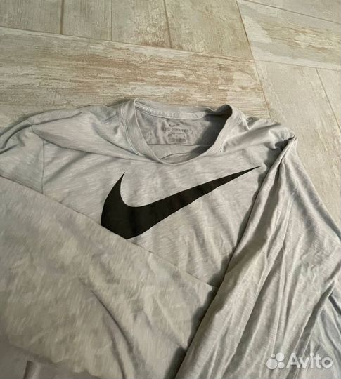 Лонгслив nike