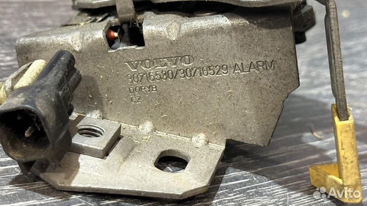 Замок капота volvo S40 V50