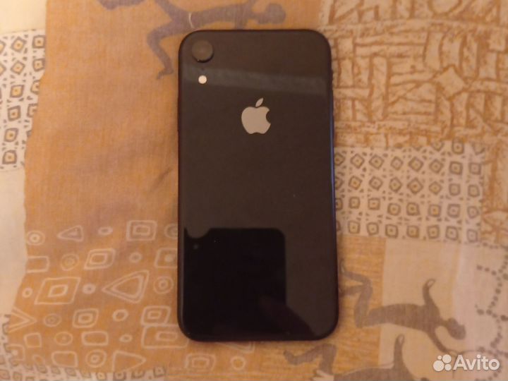 Продам iPhone xr