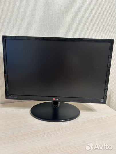 Монитор LG 22