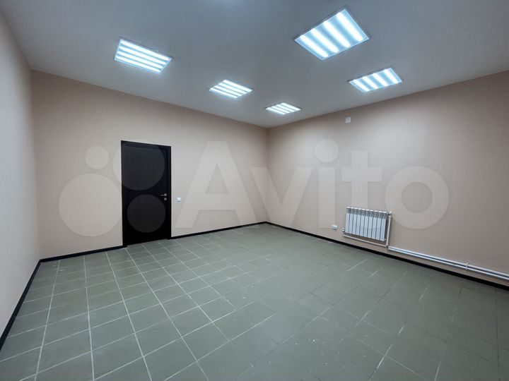 Помещение с арендаторами, 850 м²