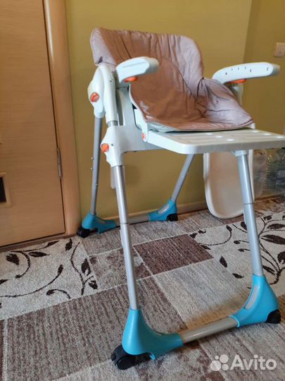 Деткое кресло,детский стол