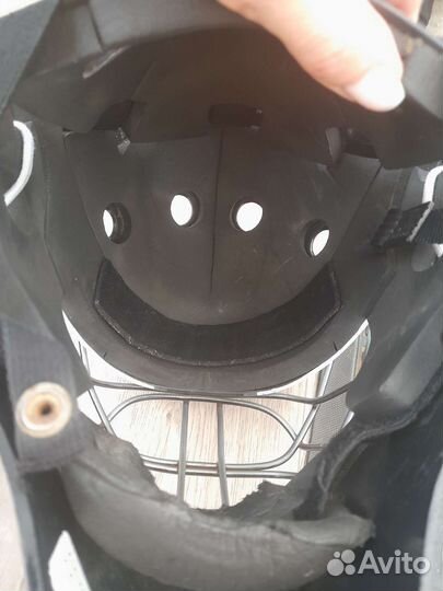 Хоккейный вратарский шлем ccm
