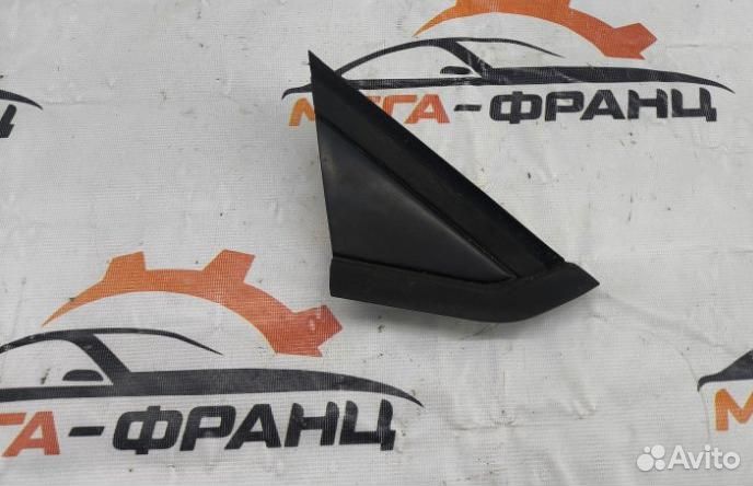 Молдинг на крыло передний правый Citroen C4