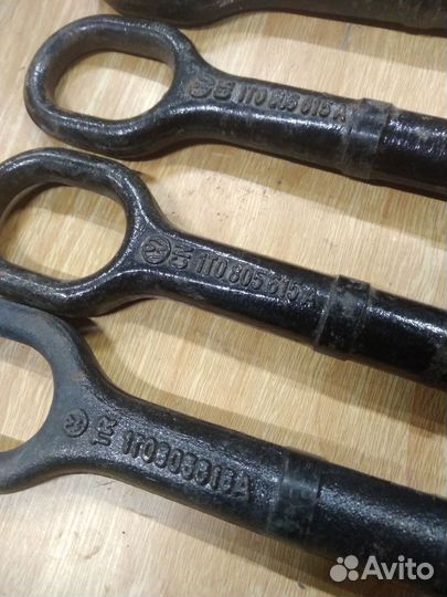 Крюк буксировочный Volkswagen Jetta