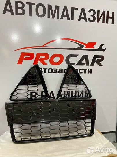 Решетки на Ford Focus 2 соты глянец