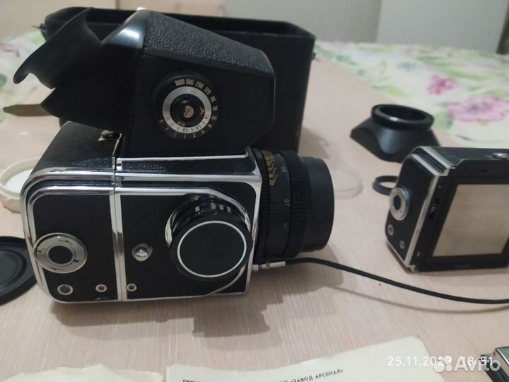 Зеркальная фотокамера Киев 88 TTL